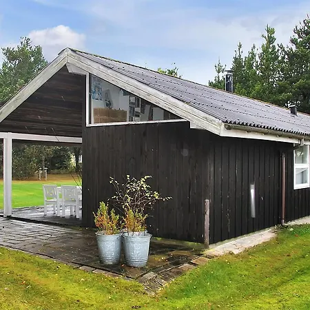 Three-bedroom Holiday In